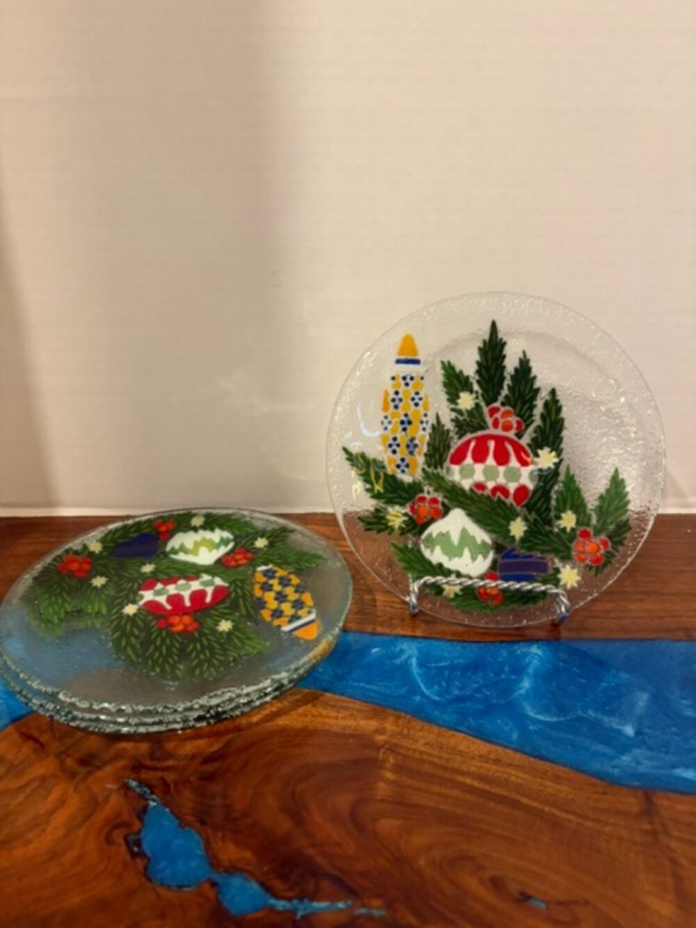 Set of 4 Peggy Karr Ornaments Fused Glass 7.75" Salad Lunch Plates Signed